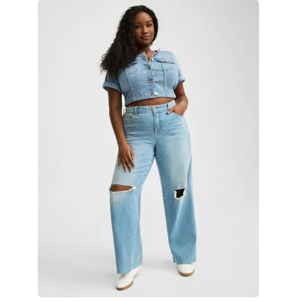 Torrid Perfect Wide-Leg Mid-Rise Jean Size 18 Short NWT! Distressed